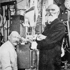 Onnes a Van der Waals