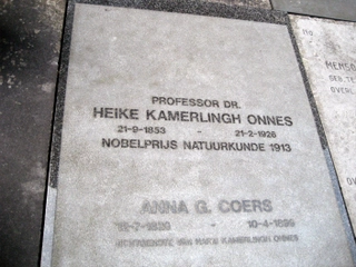 Kamerlingh Onnesův hrob